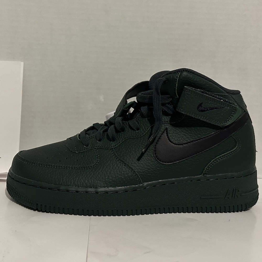 Nike Air Force one mid top grove green 9.5
